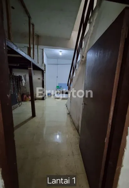 image RUMAH 3 LANTAI DAERAH ASTANA ANYAR (2)