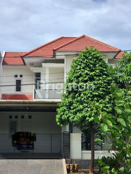 image RUMAH MEWAH DI KAWASAN ELIT KEMANG PRATAMA 3 BEKASI (1)
