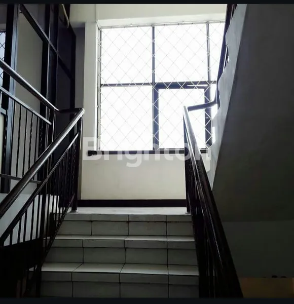 image RUKO 3 LANTAI HOOK SAMPING TRANSMART COCOK UTK KANTOR /GUDANG /USAHA ONLINE (5)