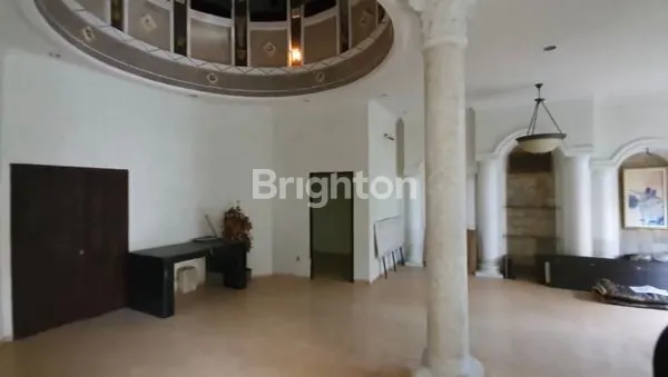 image RUMAH 2.5 LANTAI DEKAT PASAR ATOM (2)