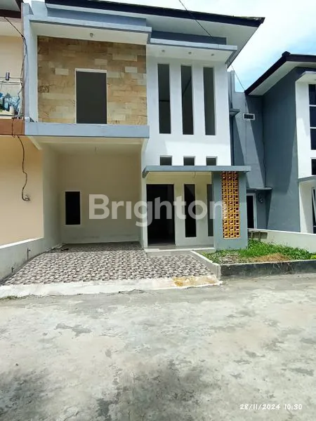 Gambar Property RUMAH BARU ,2 LT DI BELLA MANSION NGASEM, KEDIRI