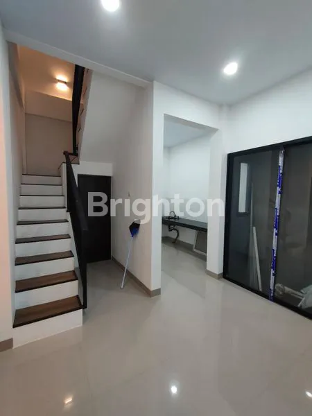 image TOWNHOUSE 3 LANTAI CLUSTER CASA DE SIRSAK JAGAKARSA  (8)