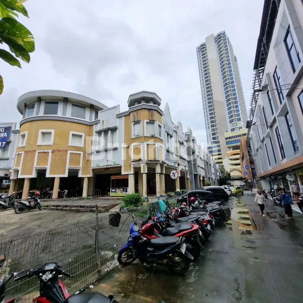 image PLAZA CENTER POINT (2)