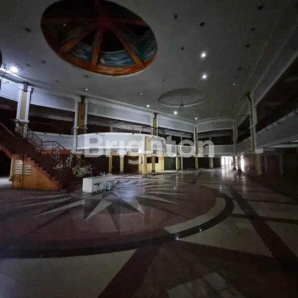 image PLAZA CENTER POINT (5)