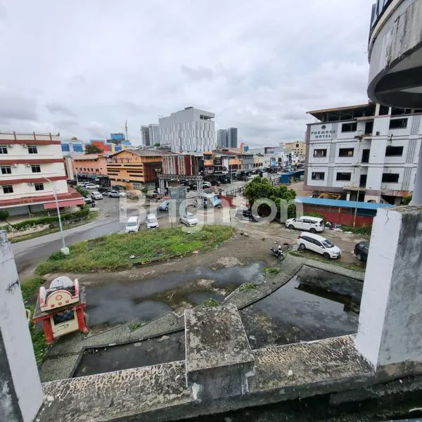 image PLAZA CENTER POINT (7)