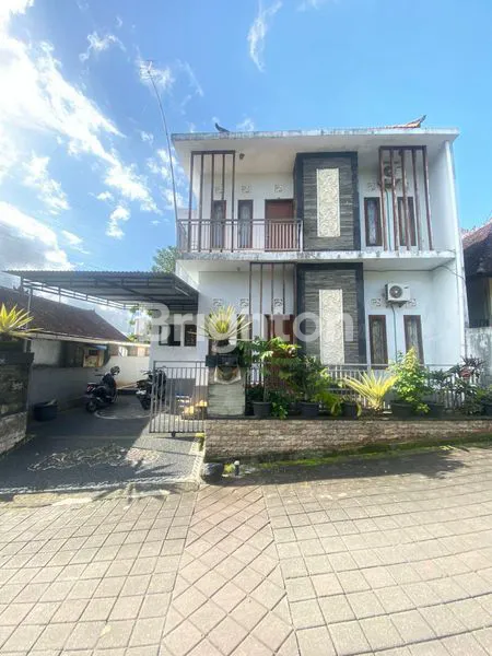 image RUMAH CANTIK VIEW KEBUN, FULLY FURNISH LANTAI 2 DENGAN 5 KMAR TIDUR DI ABIANBASE BADUNG (2)