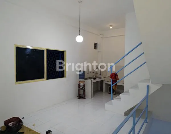 image RUMAH JELAMBAR 2,5 LANTAI SIAP HUNI BARU RENOVASI (4)