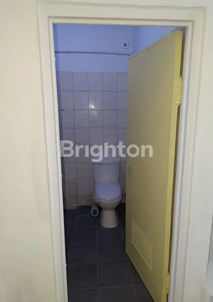 image RUMAH JELAMBAR 2,5 LANTAI SIAP HUNI BARU RENOVASI (5)