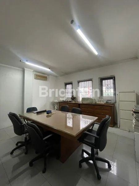 image RUKO STRATEGIS LANGKA SIAP HUNI DEKAT MELAWAI DAN BLOK M PANGLIMA POLIM JAKARTA SELATAN (4)