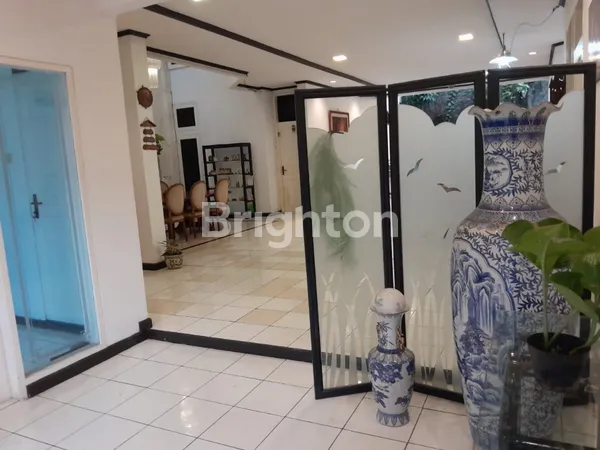 image RUMAH MEWAH SIAP HUNI DI PONDOK INDAH JAKARTA SELATAN (3)