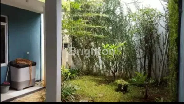 image RUMAH DUA LANTAI CANTIK SIAP HUNI (3)