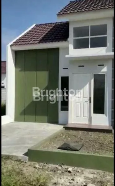 image RUMAH BARU DI PERUM PERMATA GREEN MENGANTI GRESIK. DEKAT PAKUWON MALL SURABAYA BARAT. (2)