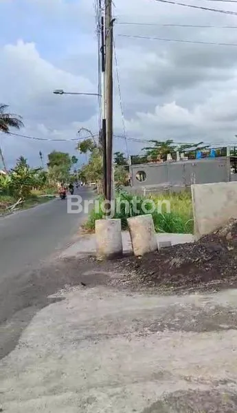 image TOKO BARU JADI DAN LARIS MANIS DI LOKASI PREMIUM CANGGU (2)