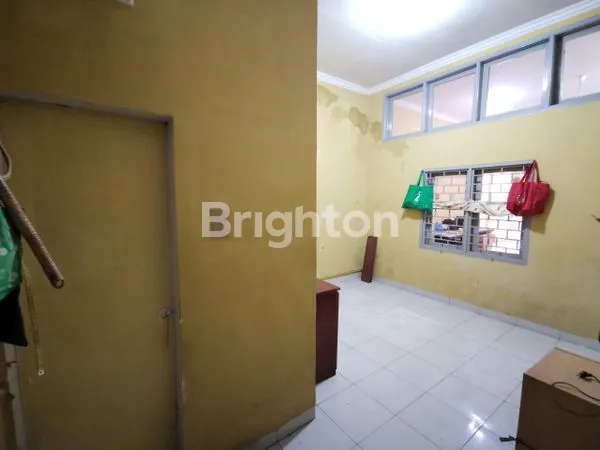 image RUMAH PETAK DI PUSAT KULINER SUMATERA (4)