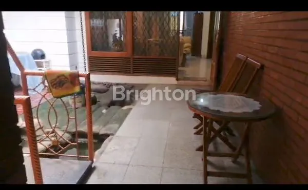 image RUMAH BESAR TERAWAT JAKARTA BARAT AKSES PINTU TOL JORR JOGLO,DAN AKSES KE PUSAT KOTA JAKARTA (4)