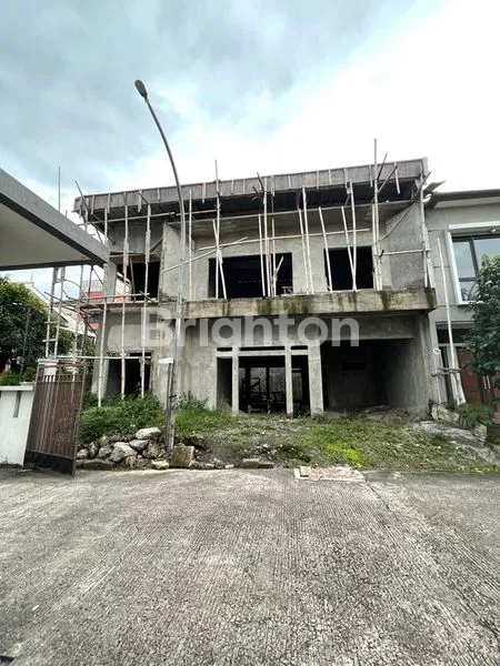 image RUMAH SETENGAH JADI SAYAP JEND SUDIRMAN (2)