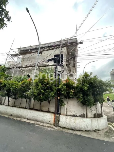image RUMAH SETENGAH JADI SAYAP JEND SUDIRMAN (3)