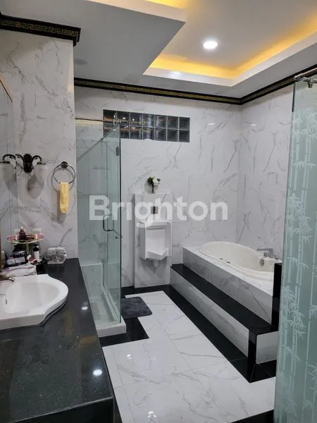 image RUMAH SIAP HUNI 3 LANTAI , HARGA DI BAWAH PASARAN, SEMI FURNISHES - KELAPA GADING, JAKARTA UTARA (3)