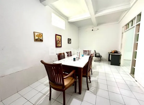 image RUMAH CANTIK DUA LANTAI (4)