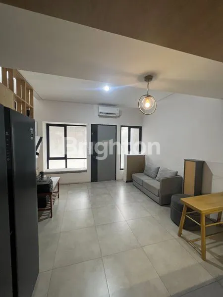 image RUMAH SEMI FURNISH TABEBUYA BSD TANGERANG (3)