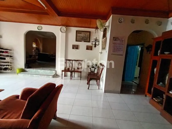 image RUMAH BESAR LUAS LOKASI DEKAT PUSAT KOTA FREE KOLAM RENANG ILIR BARAT 1 SUMATERA SELATAN (3)