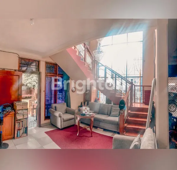 image DI JUAL RUMAH CANTIK DAN NYAMAN DI KOMPLEK MUTIARA - KAMPUNG RAMBUTAN - JAKARTA TIMUR (4)