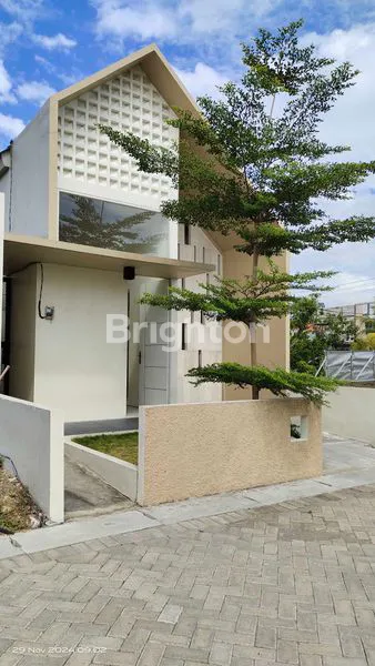 image RUMAH MINIMALIS MODERN KONSEP TAMAN DALAM RUMAH DI PERBATASAN SURABAYA GRESIK (2)