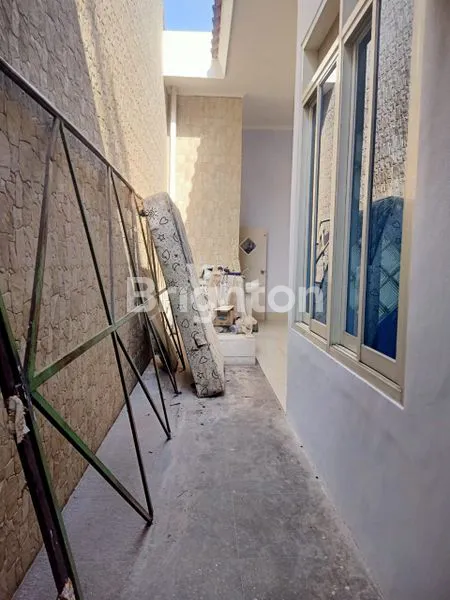 image DISEWAKAN RUMAH DAN KANTOR BARU RENOVASI, RUNGKUT  (5)