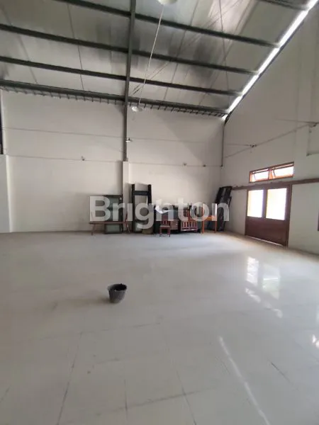 image GUDANG BARU BELUM PERNAH DIPAKAI DI JALAN ADISUCIPTO (4)