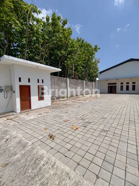 image GUDANG BARU BELUM PERNAH DIPAKAI DI JALAN ADISUCIPTO (7)