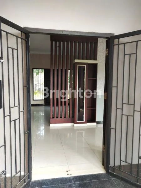 image RUMAH MEWAH AREA JL.SUDIRMAN (2)