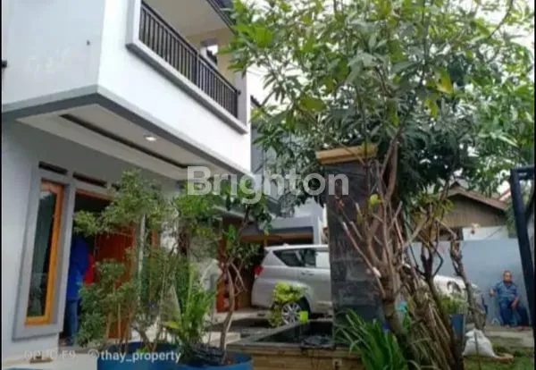 image RUMAH DUA LANTAI SIAP HUNI (2)