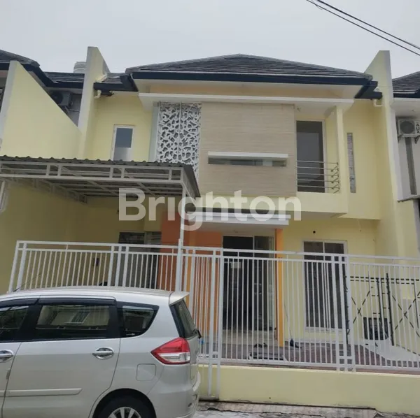 image 2 LANTAI ONE GATE DI REGENCY ONE WONOREJO LUAS 9X14 MINIMALIS 2 LANTAI DEKAT NIRWANA EKSEKUTIF RAYA MERR SUPERINDO STARBUCK (1)