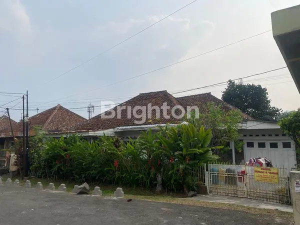 RUMAH YANG ASRI SIAP HUNI DENGAN LAHAN YG LUAS DI KOTA SUKABUMI