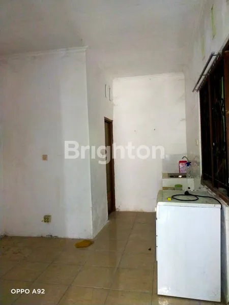 image RUMAH DENGAN TANAH LUAS DI PERUMAHAN TAMAN SARI MAJAPAHIT SEMARANG TIMUR (4)