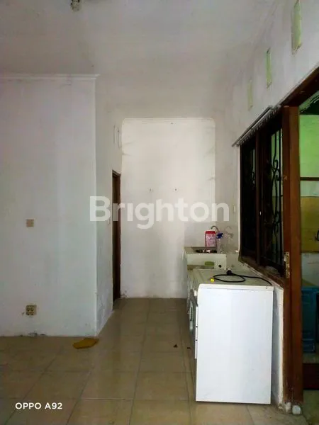 image RUMAH DENGAN TANAH LUAS DI PERUMAHAN TAMAN SARI MAJAPAHIT SEMARANG TIMUR (6)