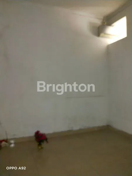 image RUMAH DENGAN TANAH LUAS DI PERUMAHAN TAMAN SARI MAJAPAHIT SEMARANG TIMUR (8)