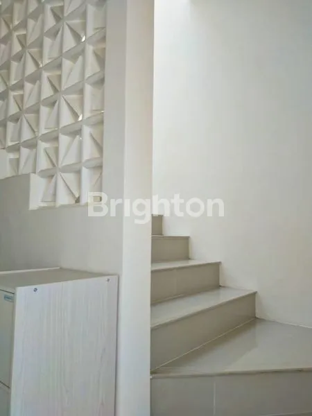 image RUKOS BARU 2 LANTAI FULL FURNISH DALAM CLUSTER LOKASI TENGAH KOTA MALANG DEKAT BANK, HOTEL,RUMAH SAKIT (5)