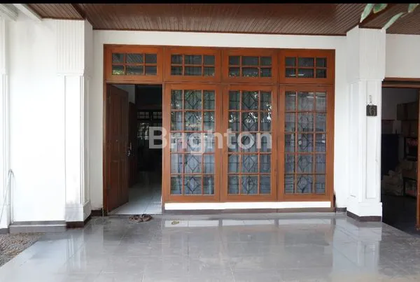 image RUMAH CANTIK SIAP HUNI TURANGGA BUAH BATU LT100.LM8, JALAN 2 MOBIL.HARGA MURAH (2)