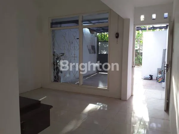 image BARATAJAYA, SIAP HUNI, RUMAH 1 ½ LANTAI, LEBAR 8, SURABAYA TIMUR (2)