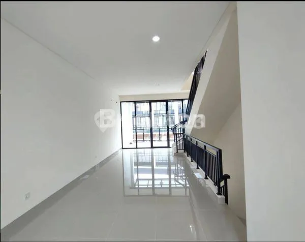 image RUKO HAMPTON GADING SERPONG  3 LANTAI HADAP 2 MUKA (3)