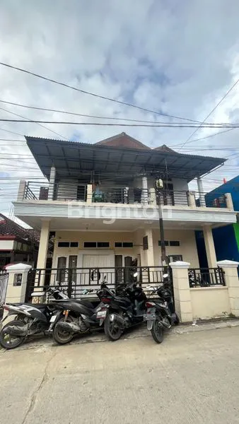 RUMAH DAN KOS KOSAN DUA LANTAI DEKAT KAMPUS UNMUL
