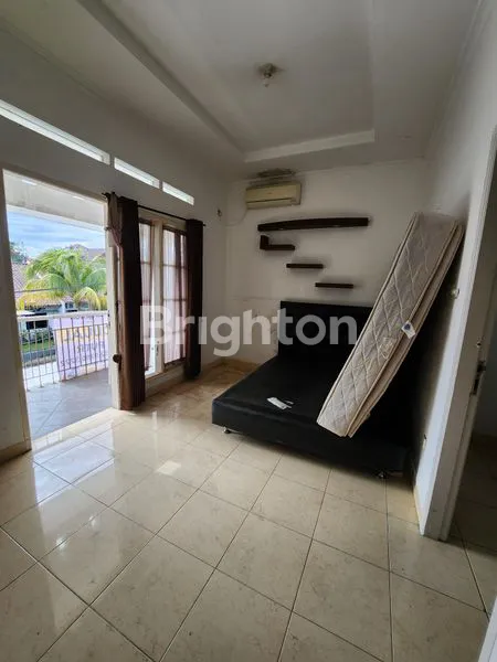 image DIJUAL CEPAT TURUN HARGA RUMAH DI BOULEVARD MUTIARA SENTUL (6)