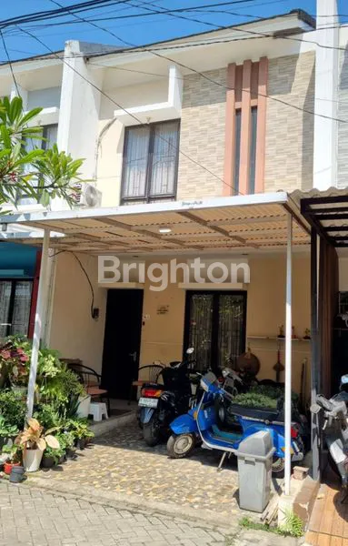 CLUSTER FLORA ARYANA KARAWACI