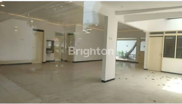 image TEMPAT USAHA 1.5 LANTAI, NOL JALAN RAYA, LOKASI STRATEGIS, COCOK UNTUK CAFE ATAU RESTO, ROW JALAN LEBAR, DAERAH PONDOK TJANDRA (2)