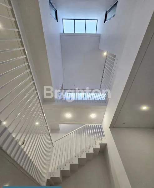 image RUMAH BARU LITTLE SANTORINI JOGLO JAKARTA BARAT (3)