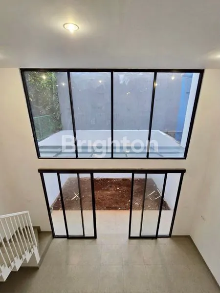 image RUMAH BARU LITTLE SANTORINI JOGLO JAKARTA BARAT (4)