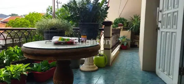 image RUMAH BAGUS MEWAH TERAWAT DI RUNGKUT ASRI DEKAT RAYA MERR (7)