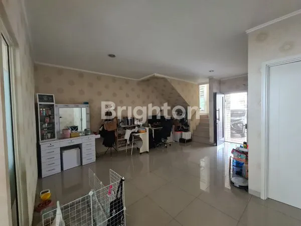 image RUMAH 2 LANTAI NYAMAN CLUSTER ELYSIA SUVARNA SUTRA (2)