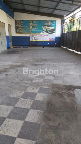 image RUMAH DAN BENGKEL MOBIL (1)